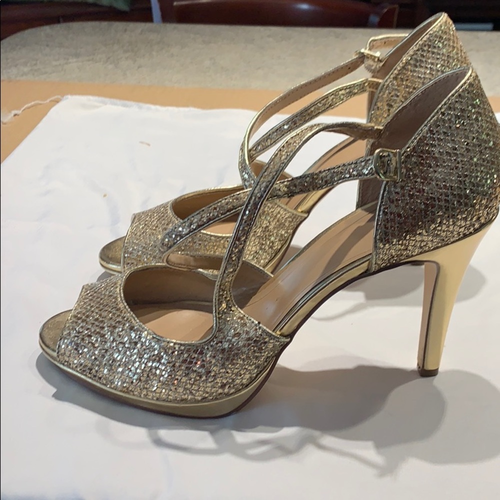 Gold size 10 Homecoming shoes
